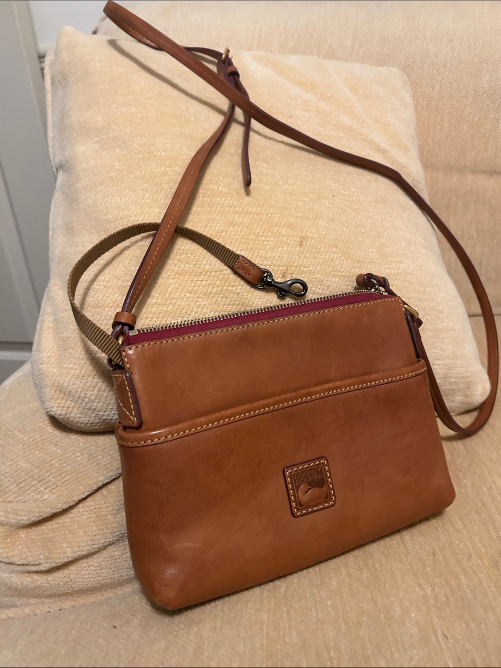Dooney & Bourke Tan Leather Crossbody with Burgundy Zip GUC